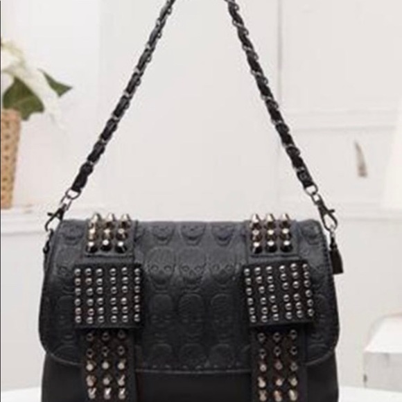 Small Rivit Skull Crossbody bag - Picture 7 of 11